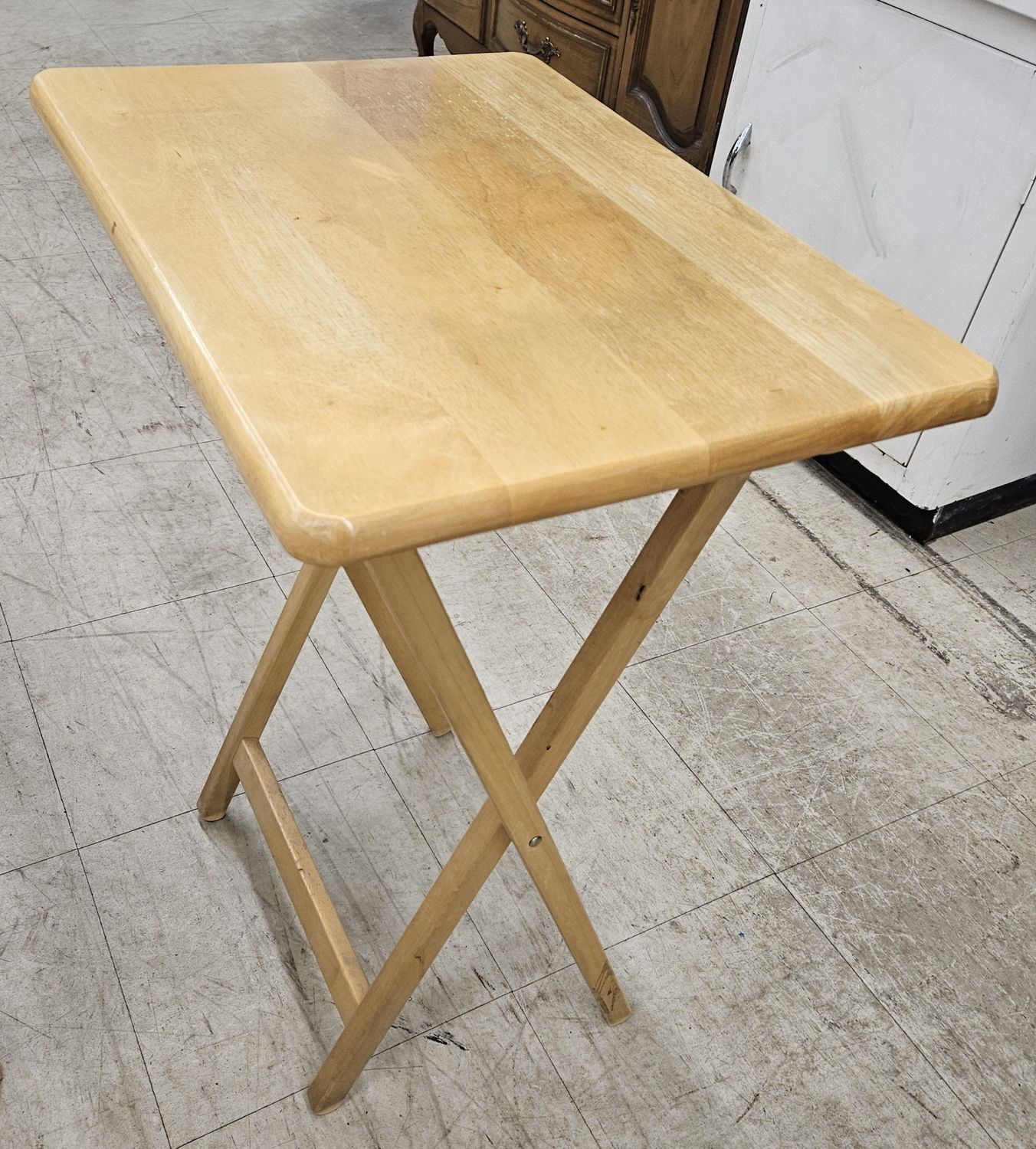 Wooden folding TV tray