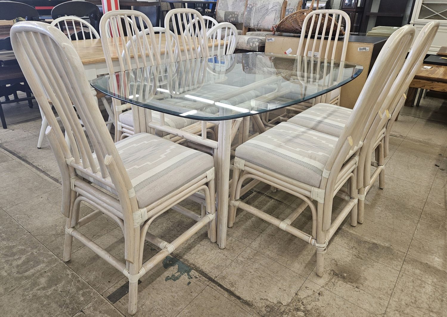 The Glass Oasis - 7-piece dining set