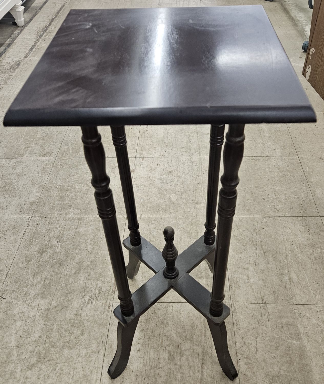 Elegant plant stand