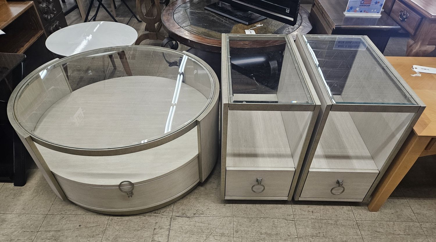 Riverside&#39;s Sophie collection - coffee table &amp; 2 end tables