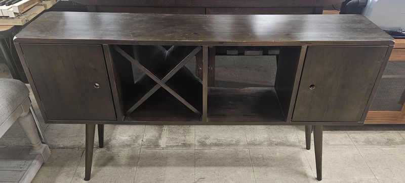 Natural signature wine console