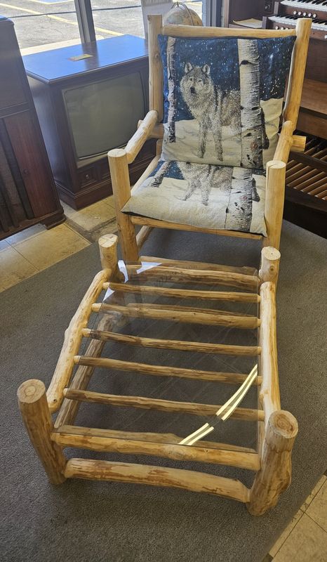 Timber Wolf Lounger &amp; small table