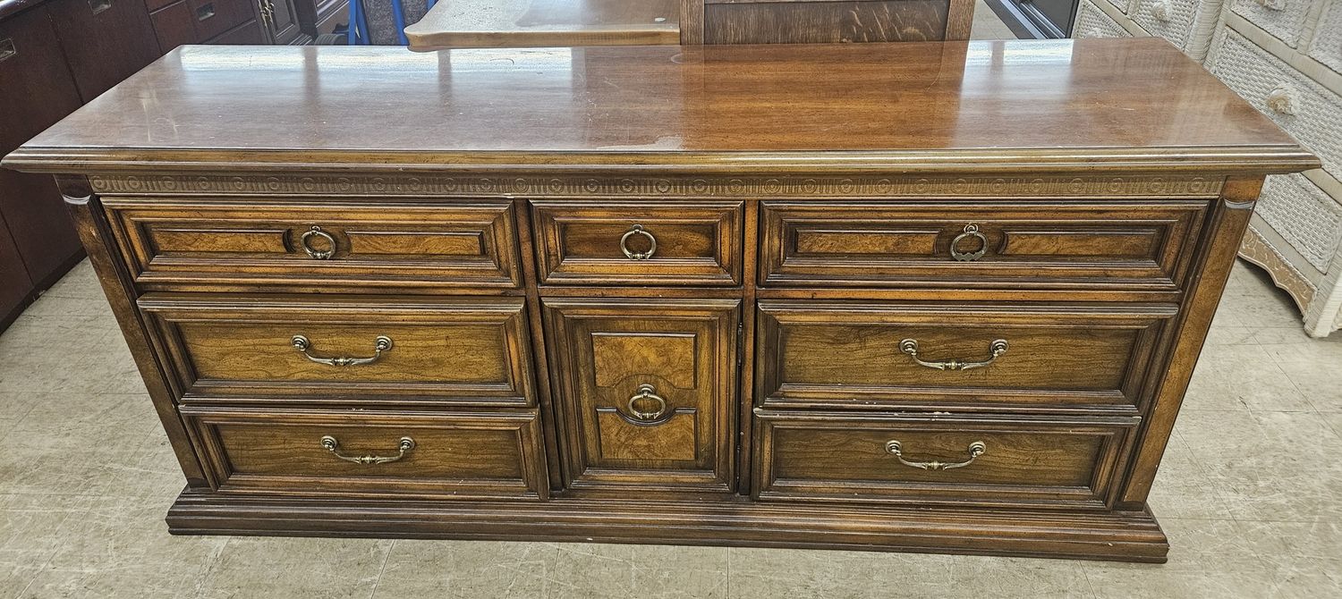 Stunning Stanley Furniture dresser!