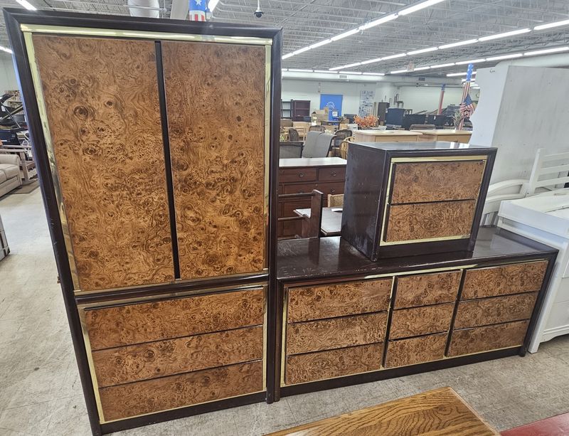 Mid-Century Modern Bassett bedroom set.