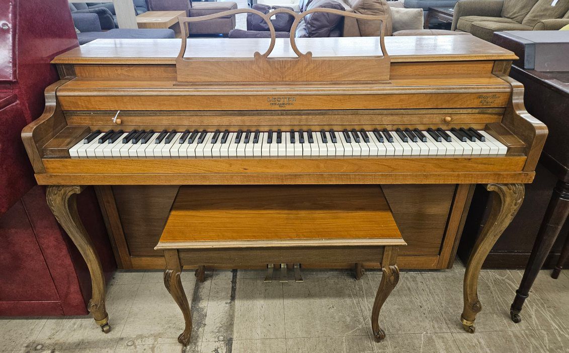 Lester Betsy Ross Spinet Piano.