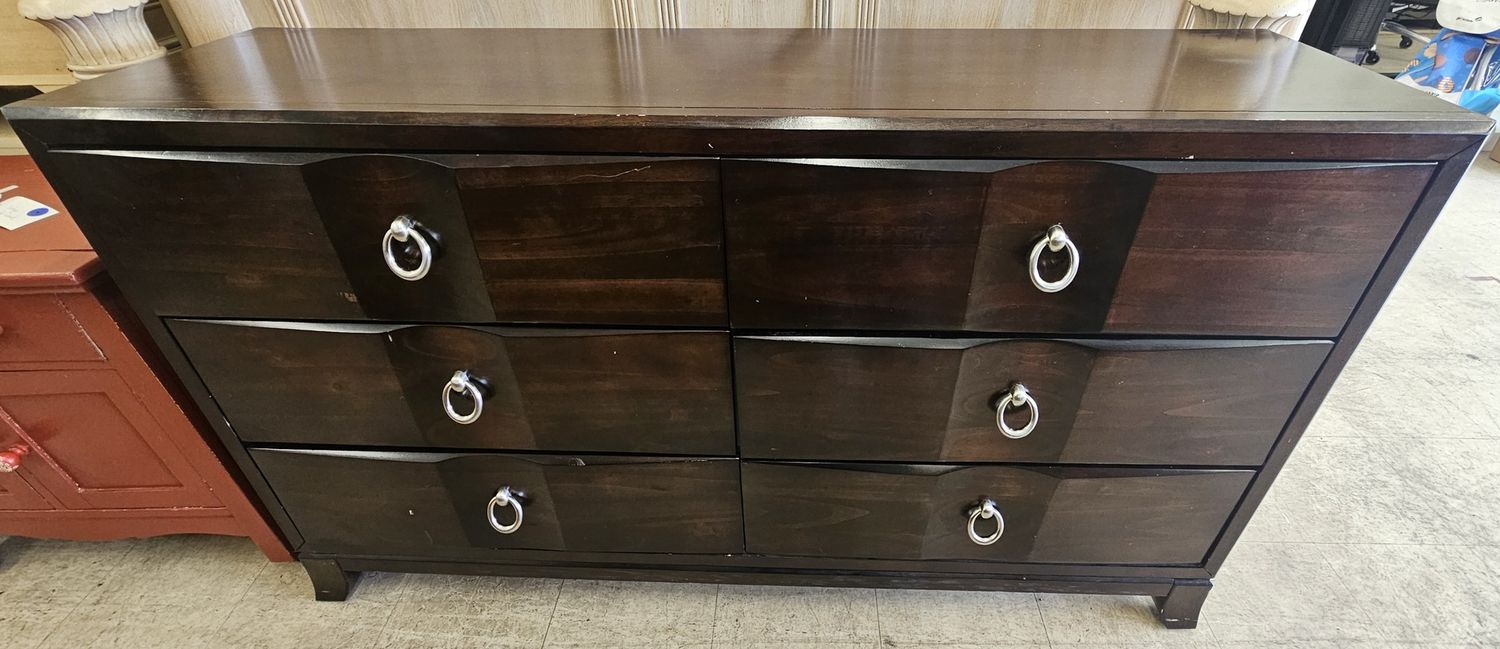 Mestre six-drawer dresser