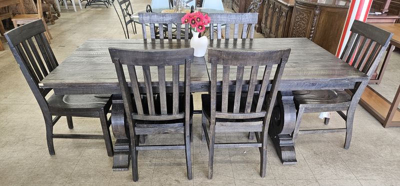 Rustic farmhouse dining table &amp; chairs