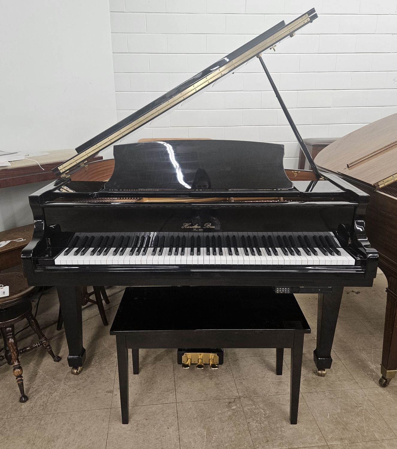 Hazelton Bros. HB-140DPD Baby Grand Piano