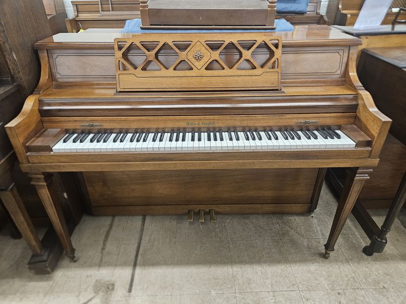 Kohler &amp; Campbell Console Piano!