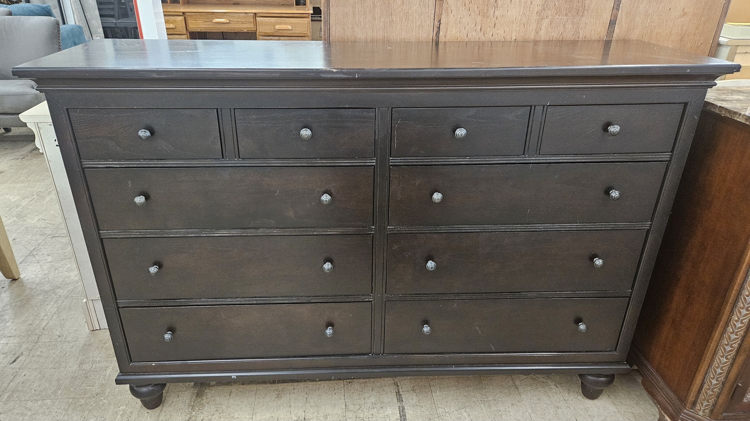 Kincaid Solid Wood 10-Drawer Dresser