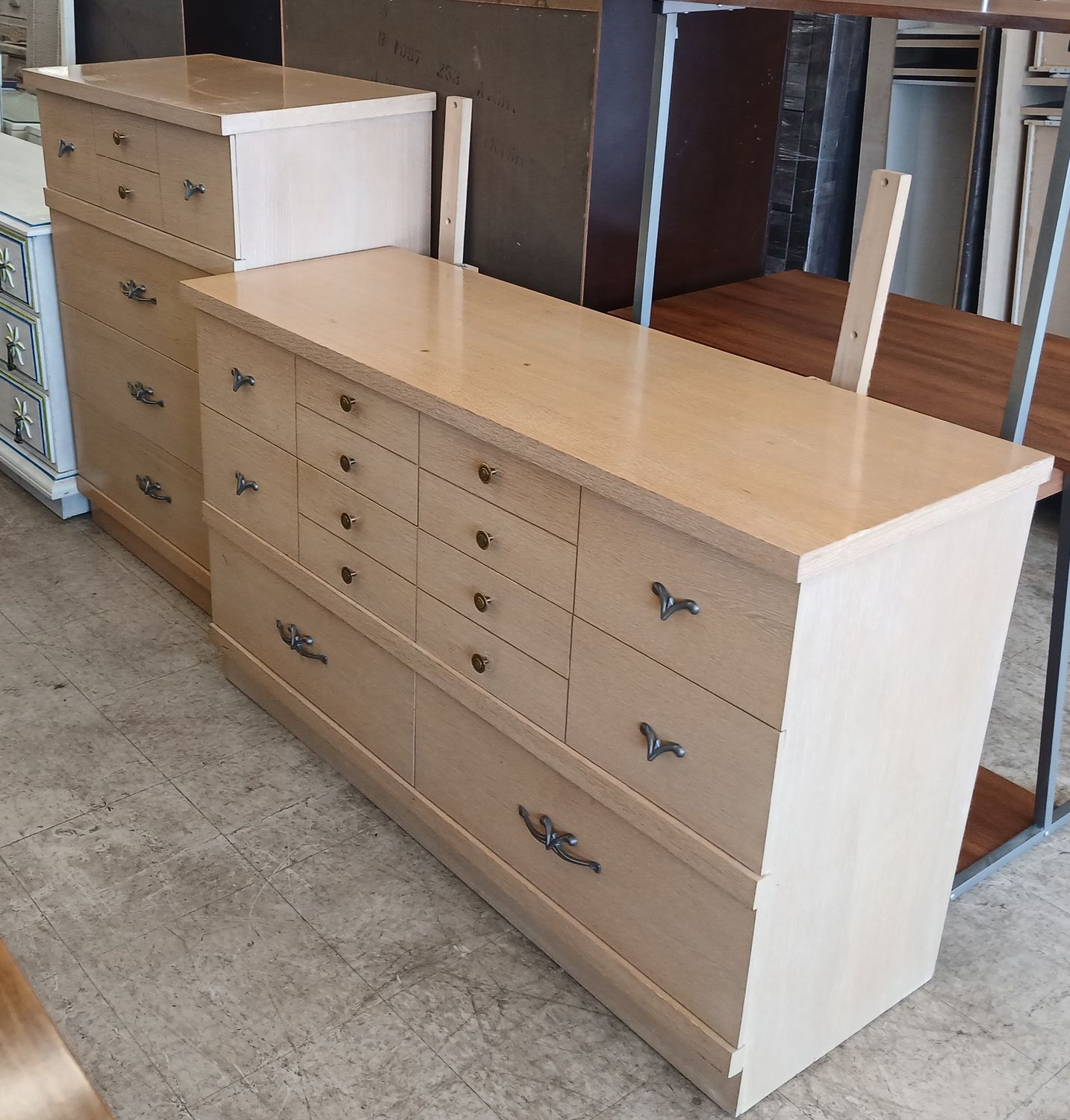 Classic Dresser Set with Mirror