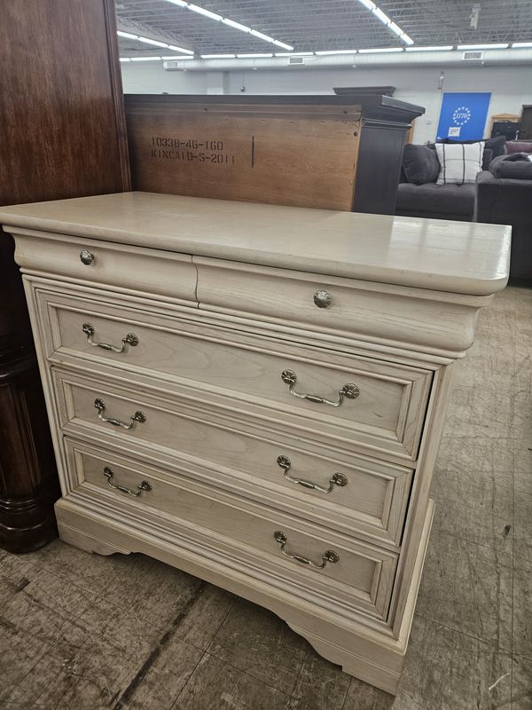 Cute Lexington dresser