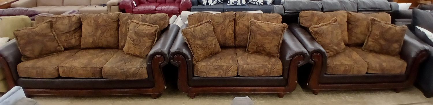 Luxurious 3 Piece Sofa Set
