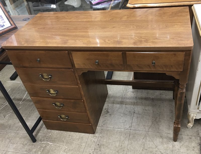 Vintage Ethan Allen Heirloom Nutmeg Maple Desk