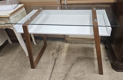 Modern writing desk