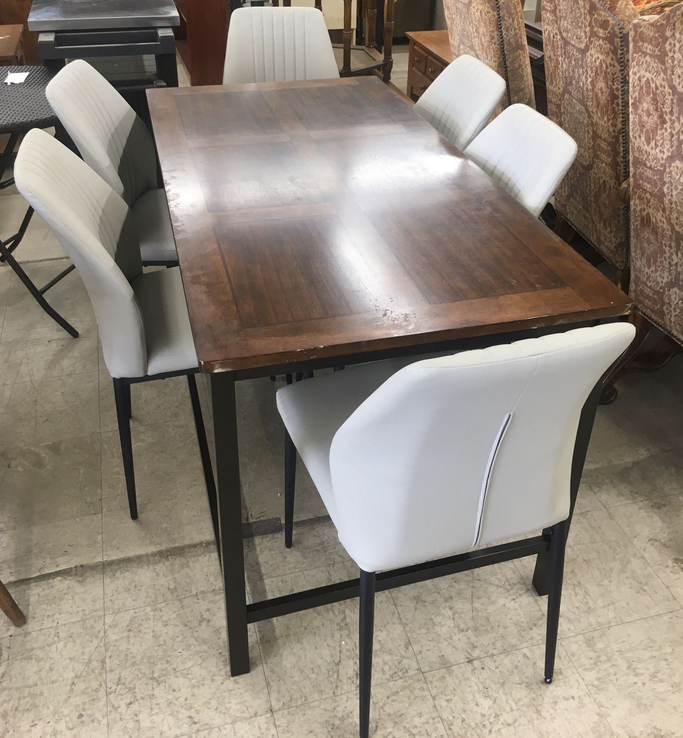 Solid Dinning Table &amp; Chairs