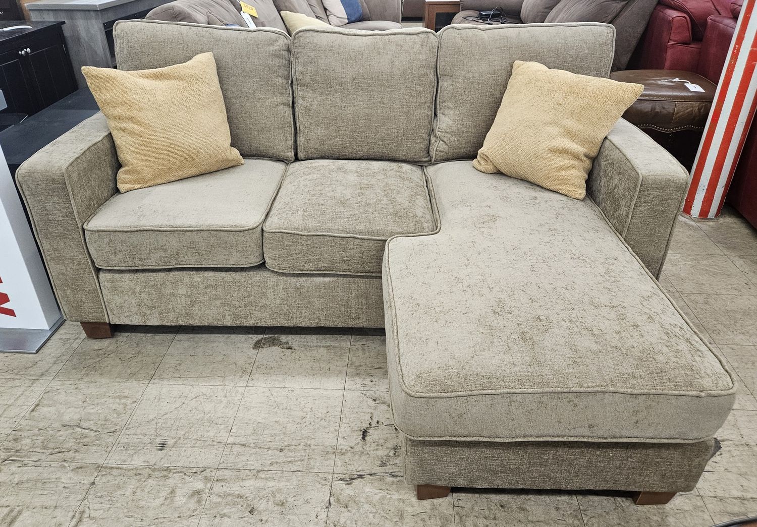 Modern sectional sofa with chaise