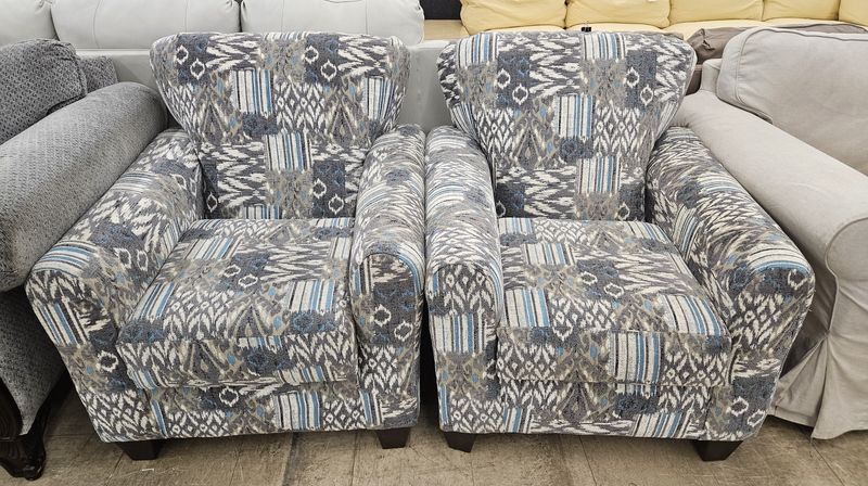 Set of 2 accent chairs