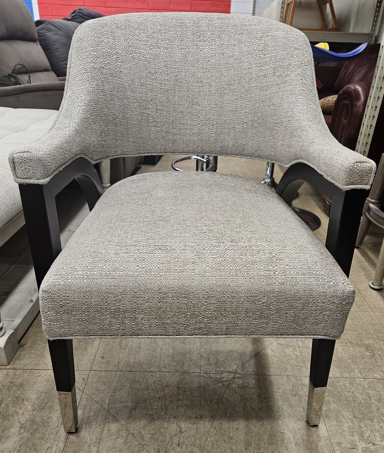 Modern accent chair