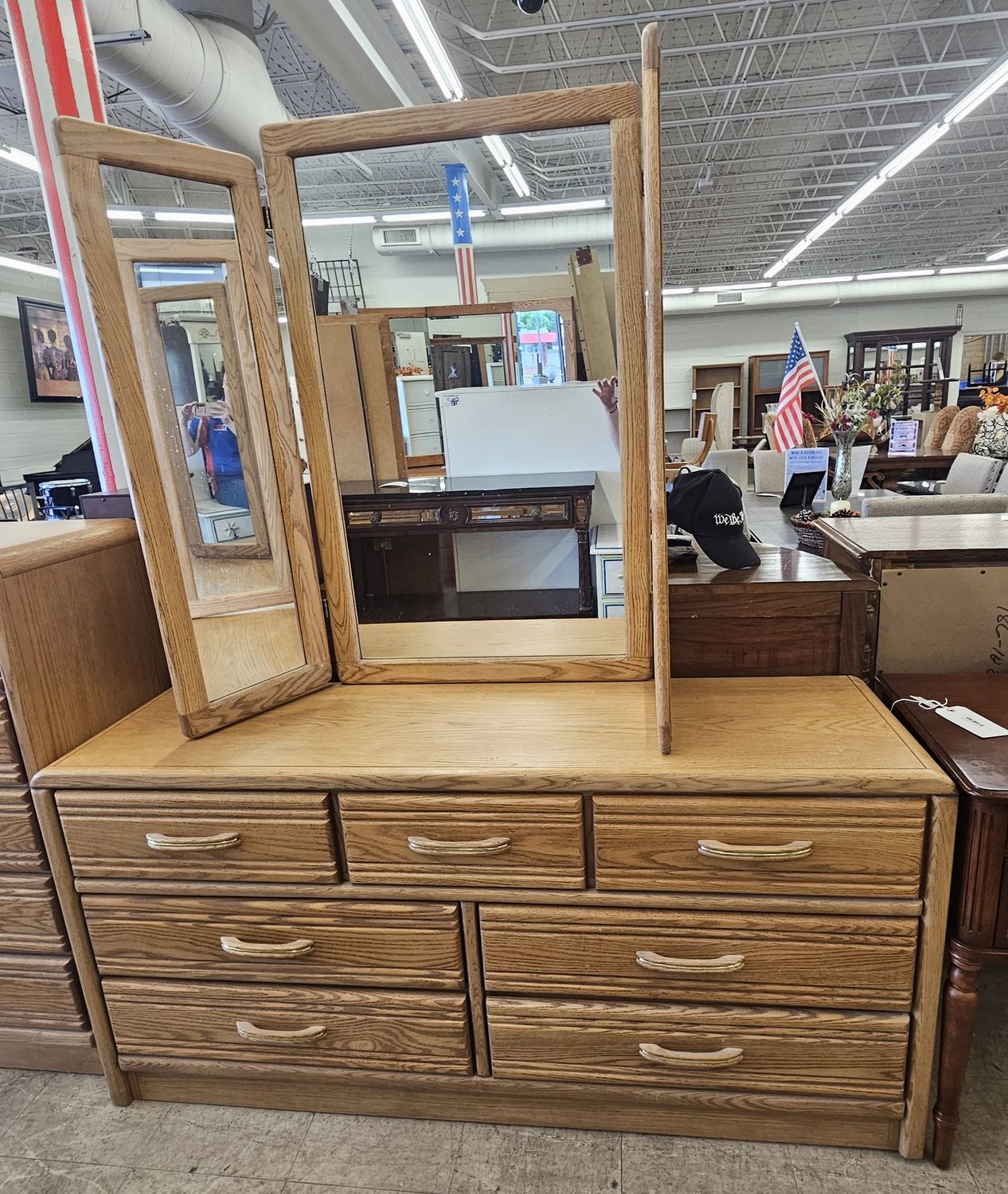 Solid oak Blackhawk Furniture dresser with tri-fold mirror