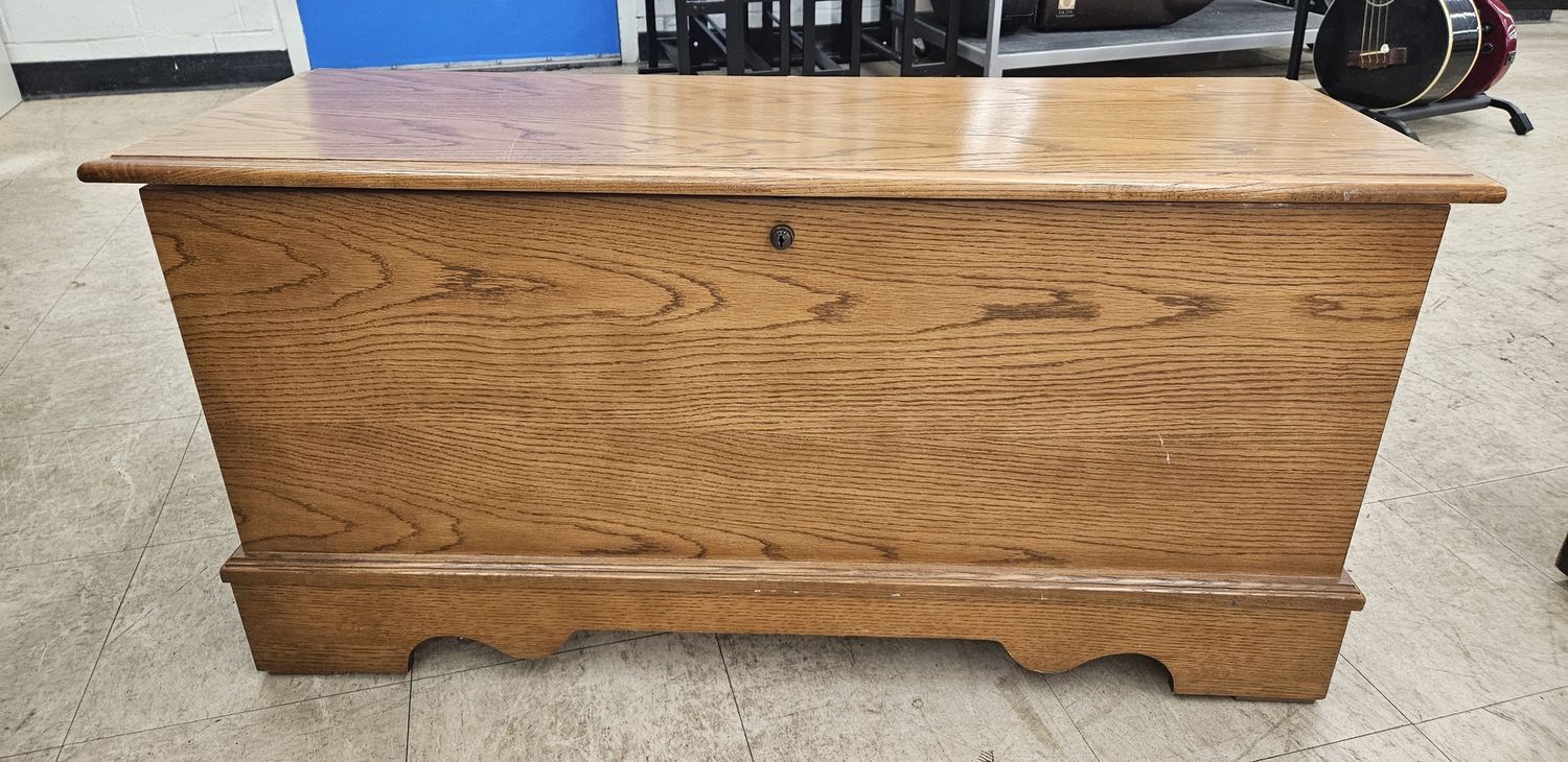 Lane cedar chest