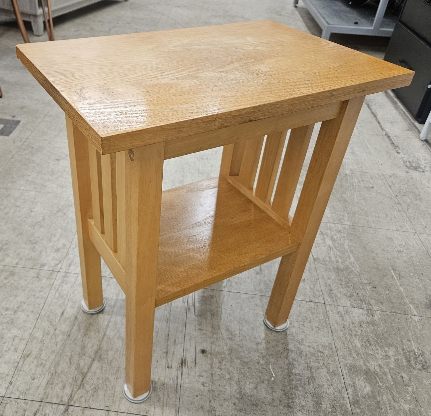 Compact oak side table