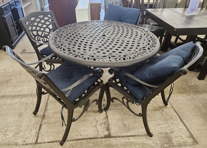 5-piece cast aluminum outdoor dining set