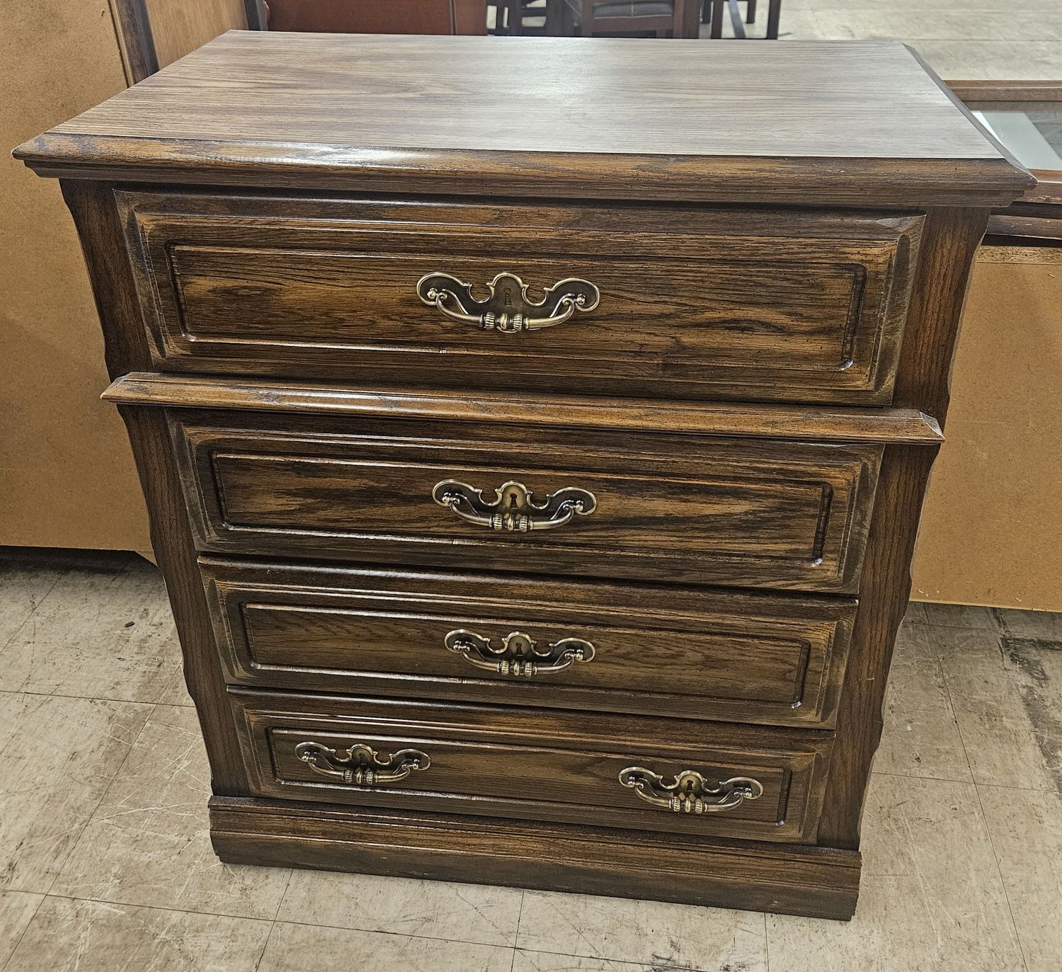 Sturdy 4-drawer dresser