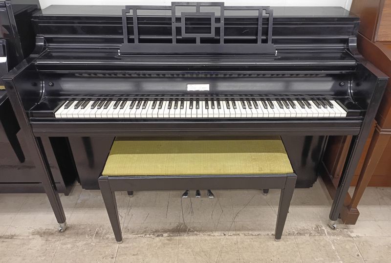 Wm. Knabe Console Piano