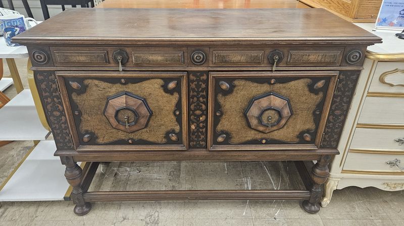Vintage sideboard!