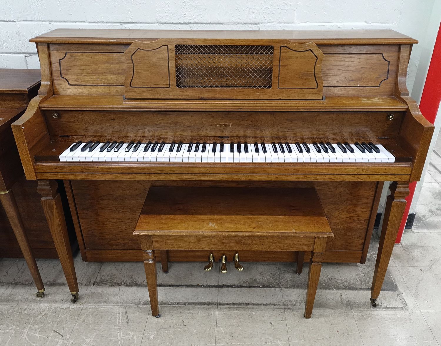 Oak Everett Console Piano