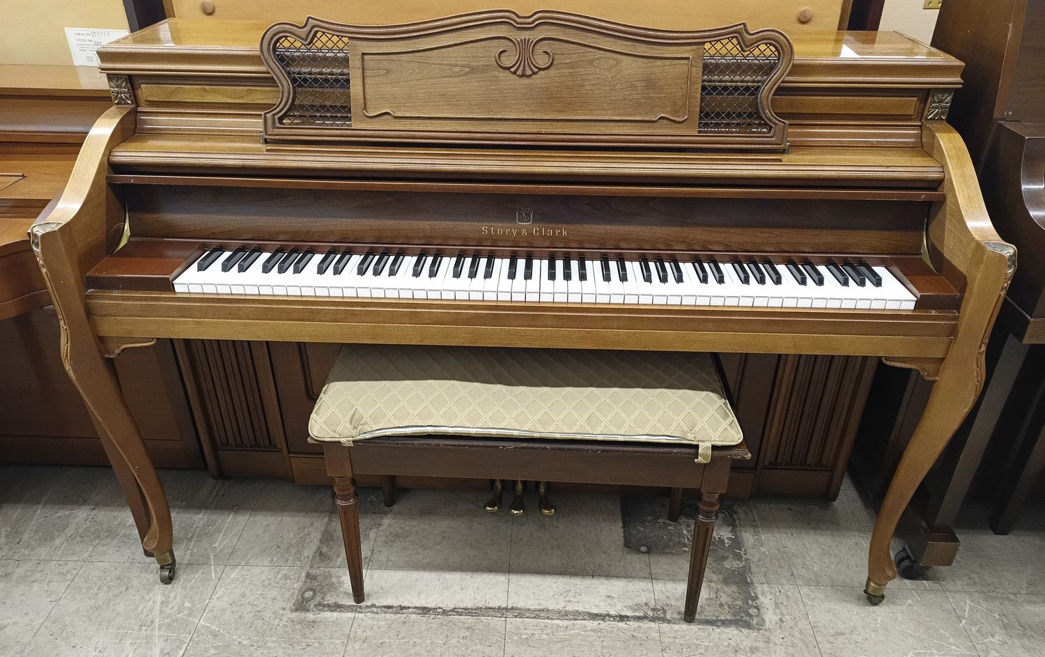 French Provincial Story &amp; Clark Console Piano