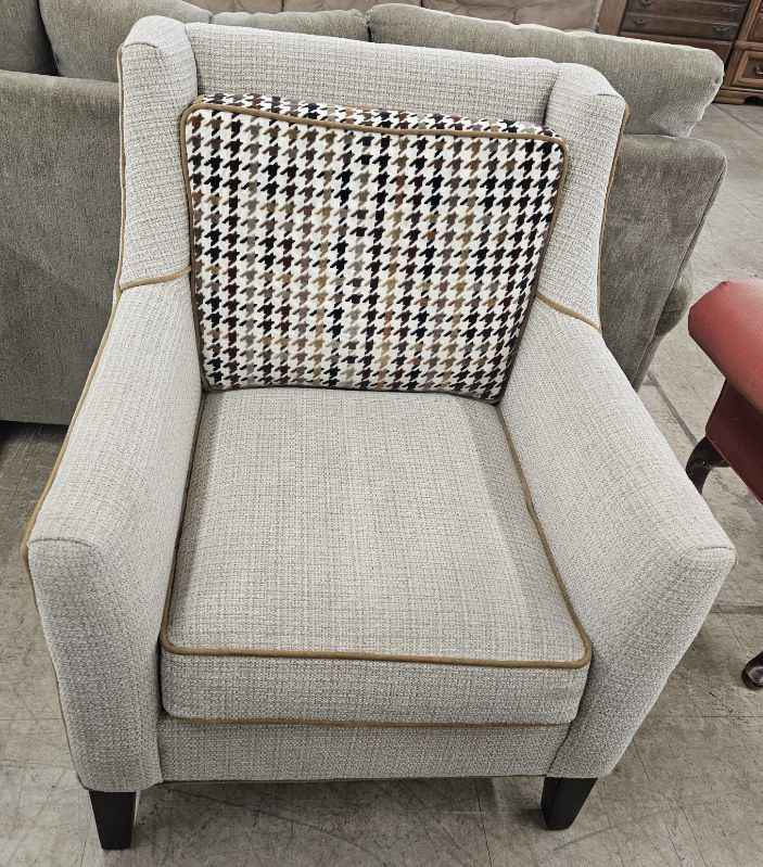 Stylish accent chair!