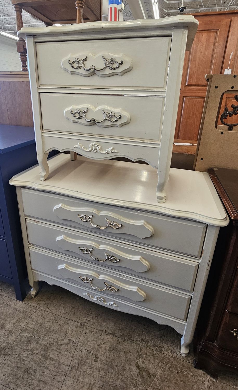 French Provincial Cream 2-Piece Dresser &amp; Nightstand Set