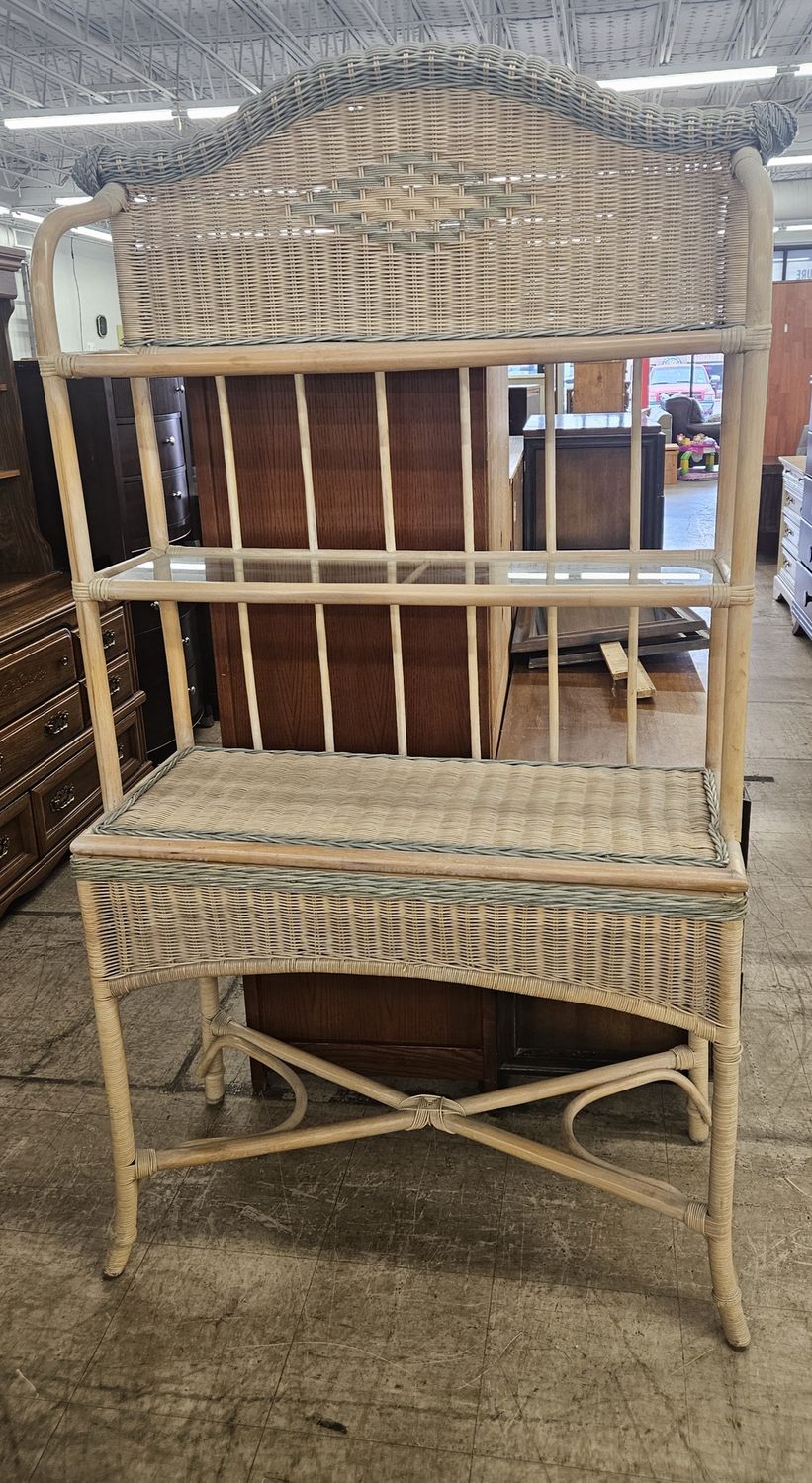 Seaside wicker baker&#39;s rack!