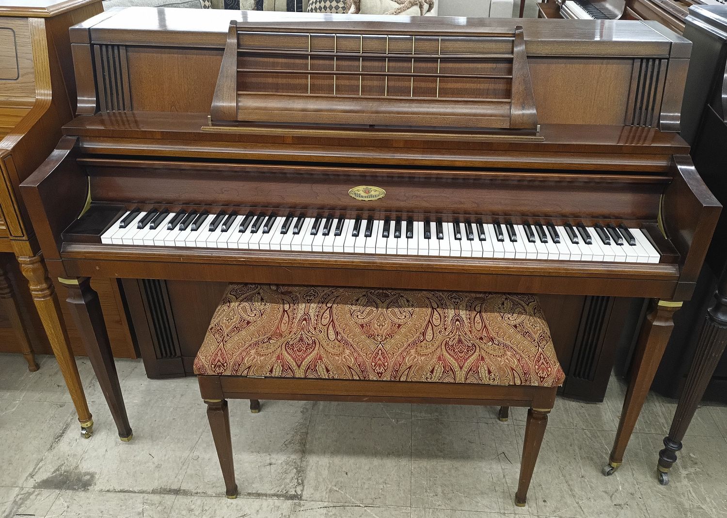 Walnut Cabinet Wurlitzer Console Piano