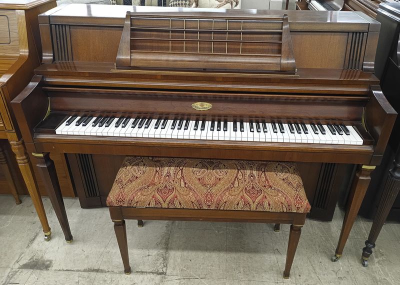 Walnut Cabinet Wurlitzer Console Piano