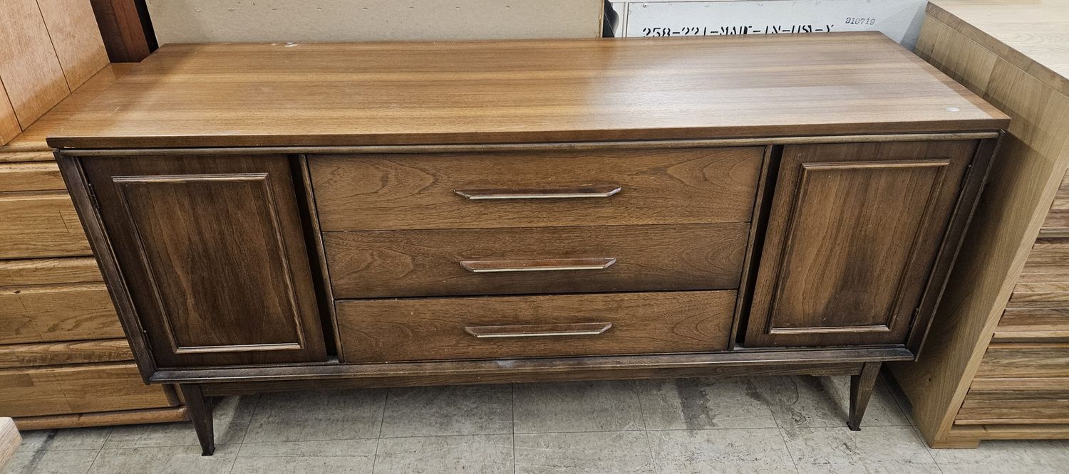 StyleHouse Exclusive credenza!
