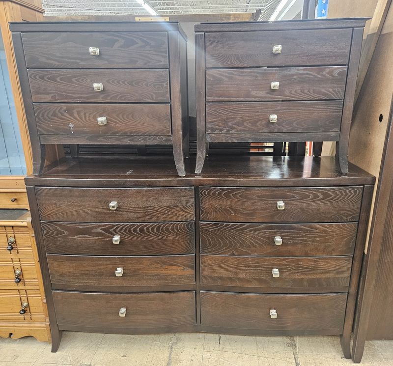 Stanley Furniture Queen bedroom set.