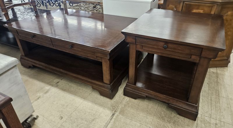 Aspenhome coffee and end table set