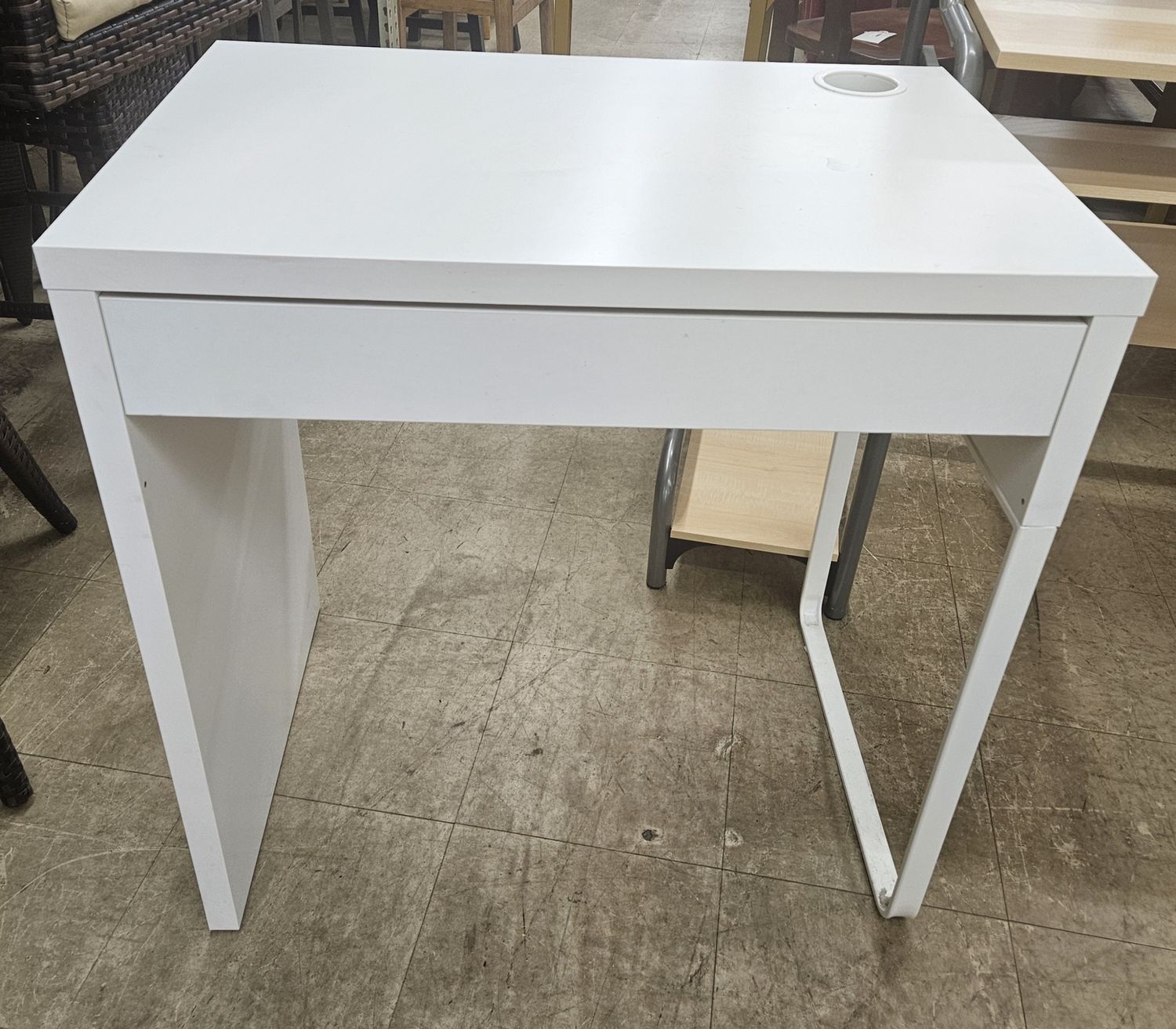 Modern minimalist white desk