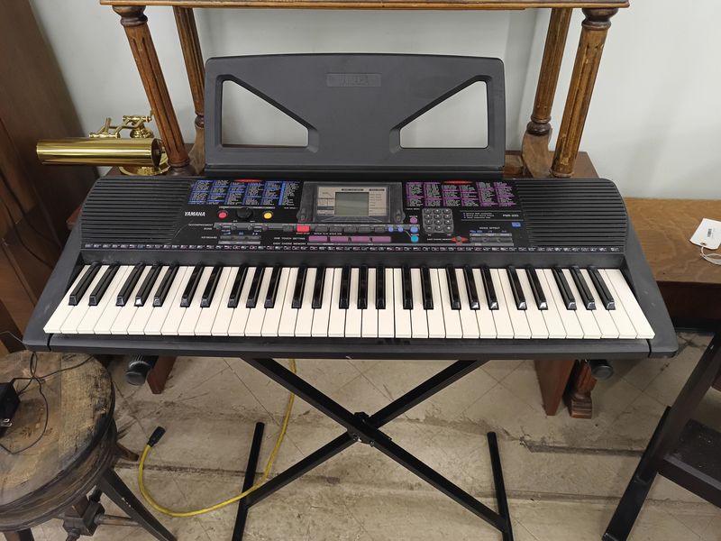 Yamaha PSR-220 with Adapter