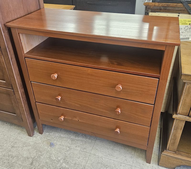 Classic 3-Drawer Dresser with Media Shelf