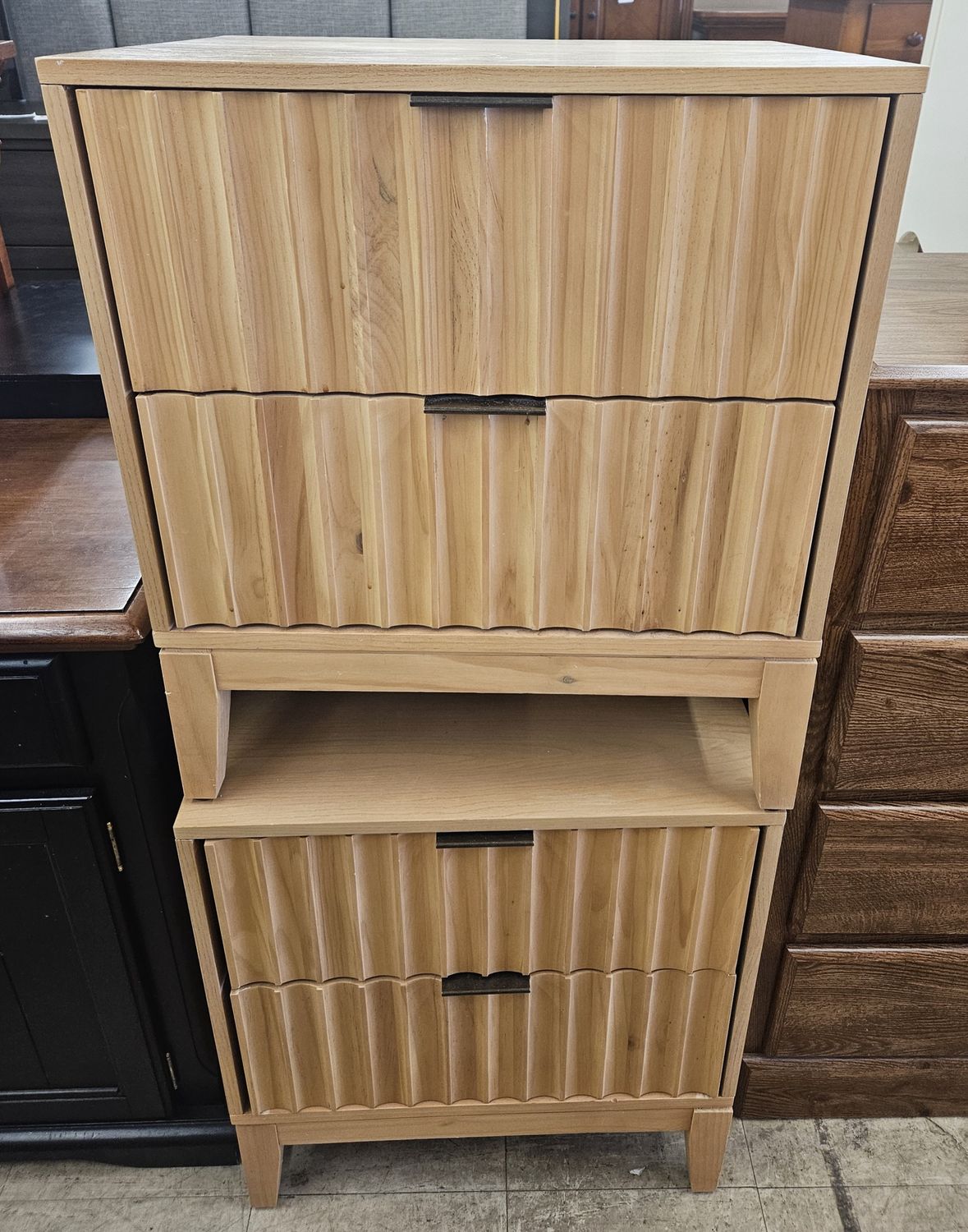 Threshold “Thousand Oaks” 2-Piece End Table Set