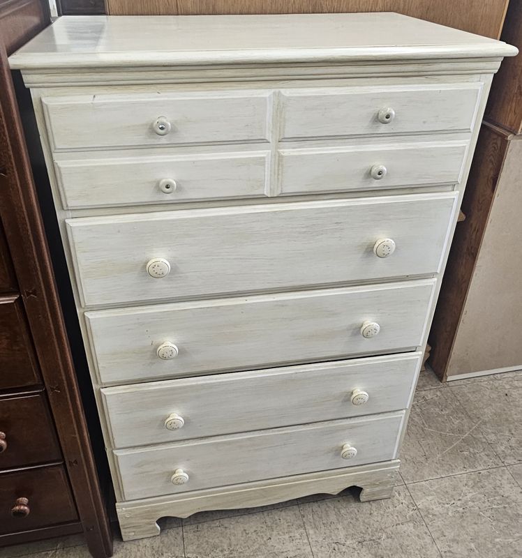 Cottage-Style 6-Drawer Chest