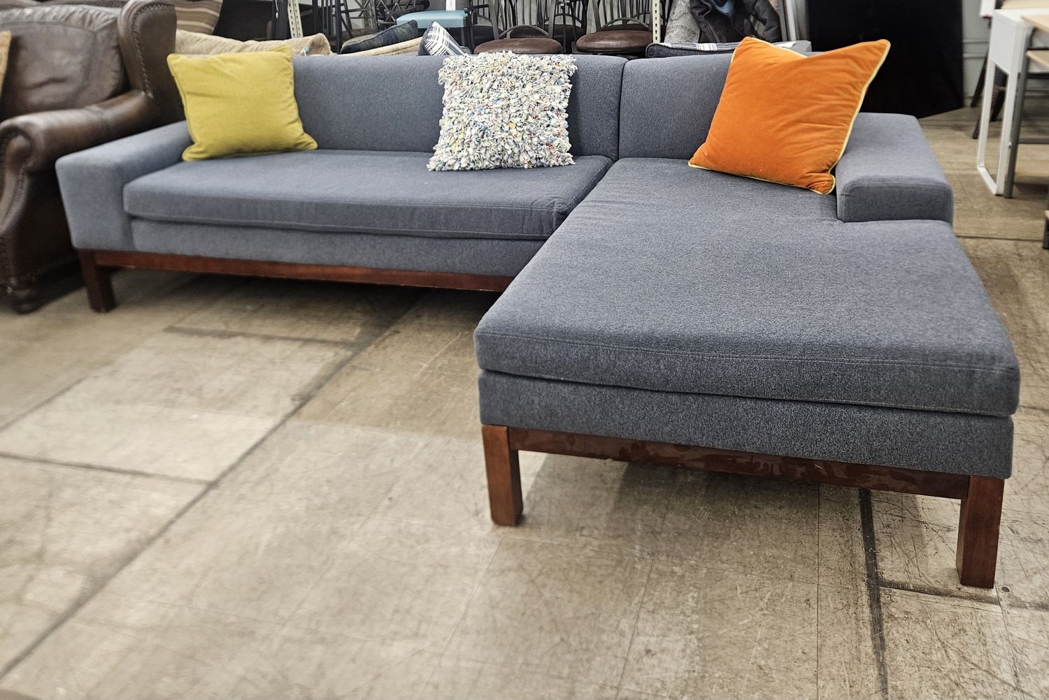 Modern Gray Chaise Sectional Sofa