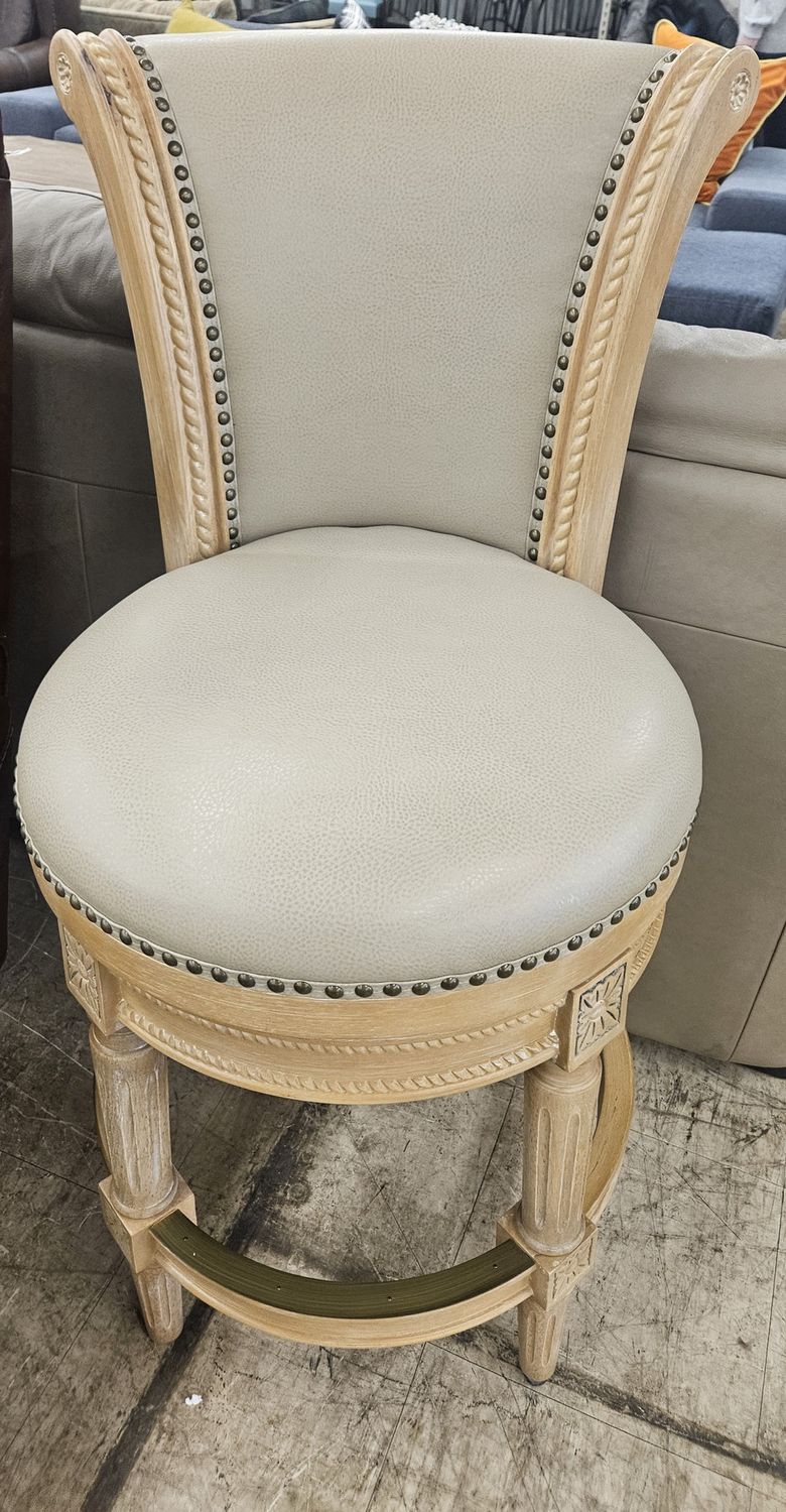 Maven Lane Pullman Counter Stool
