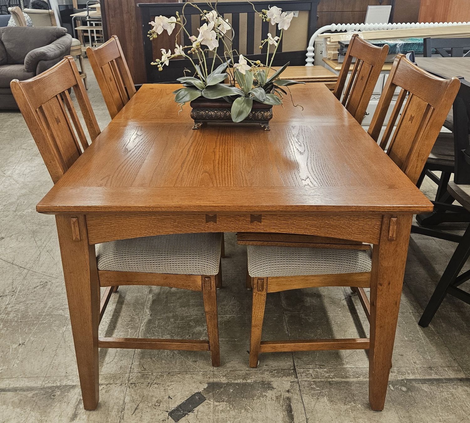 Mission Oak Expandable Dining Set (with Leaf)