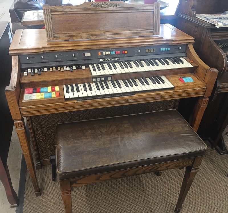 Hammond Spinet Organ