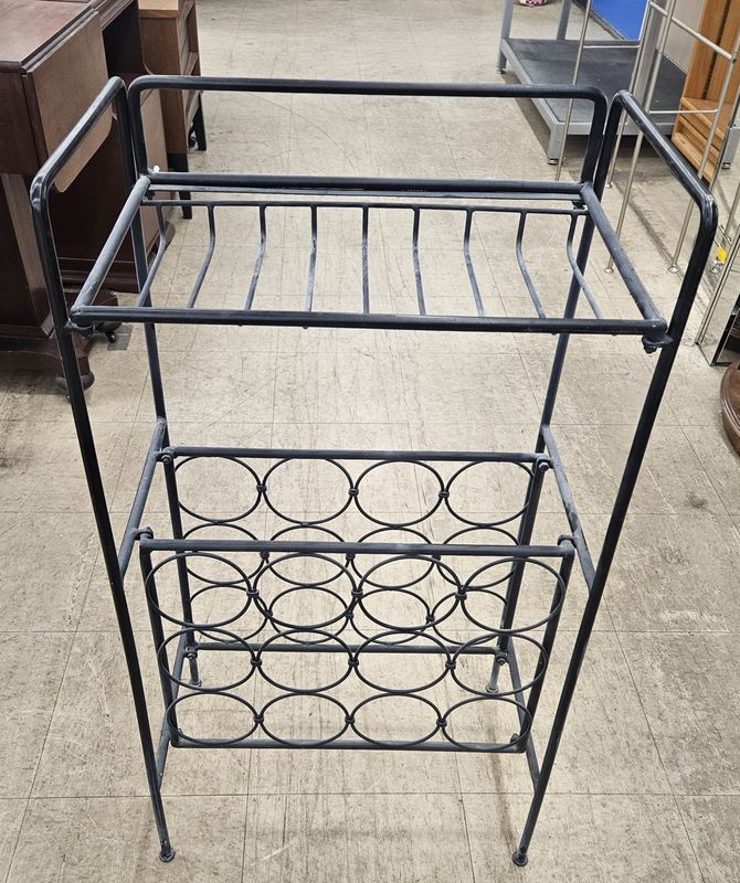 Vintage-Style Metal Wine Rack Stand